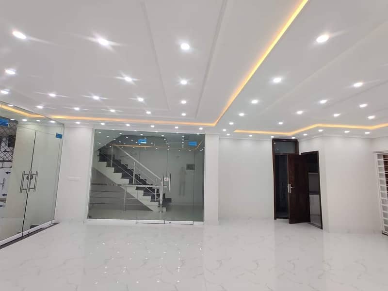 5 Marla Commercial floor for rent hot location 0