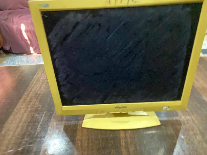 15 Inch Computer LCD Display Full Working Condition 2