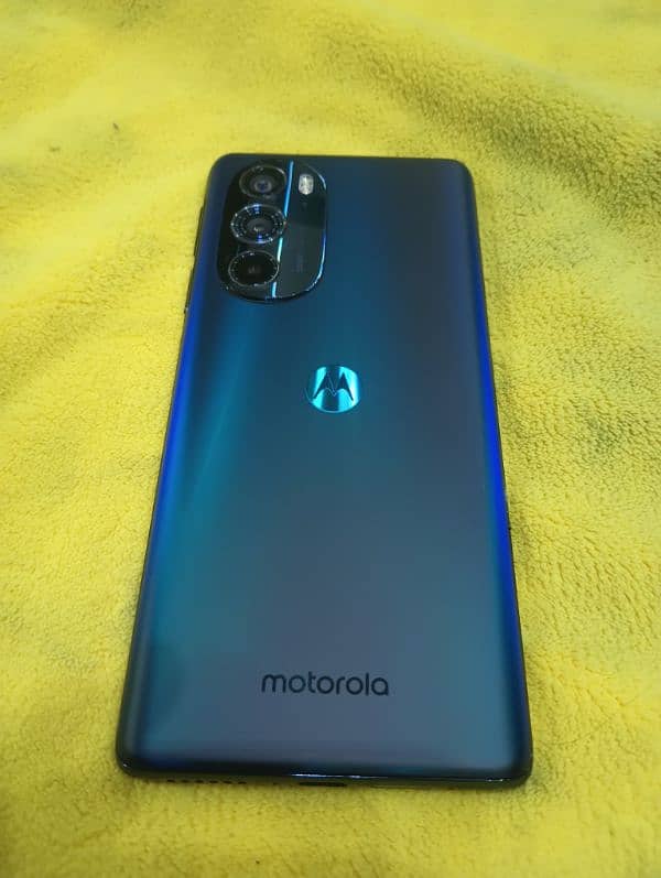 moto edge plus 2022 edge 30 pro 1