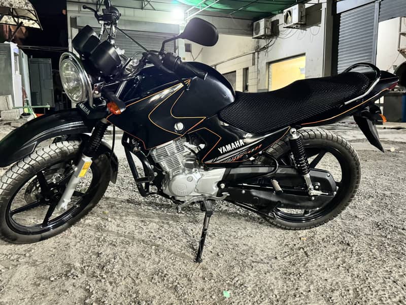 Yamaha YBR 125G 2023 | Matt Orange | Black Wrapping | Just 2000 Driven 1