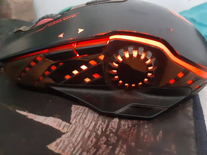 RGB Gaming Mouse With 3200 Dpi 4