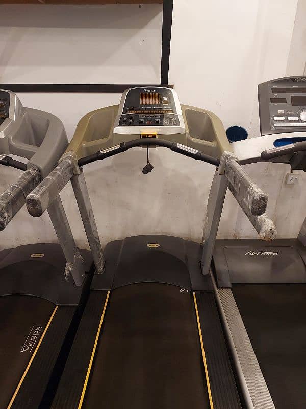 Treadmills / Running Machine / Elleptical / cycles / Homegym 16