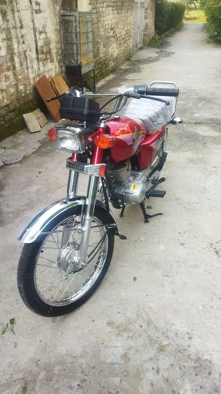 Honda 125 2000 model Antique bike 1