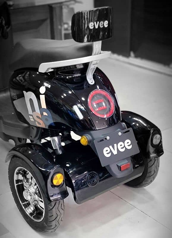 evee 3 wheel ( three wheel ) Electric Scooty 4