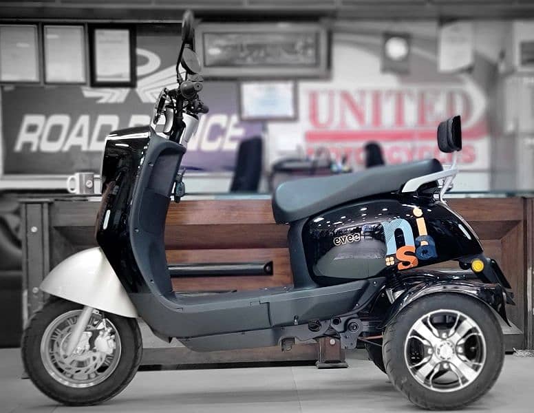 evee 3 wheel ( three wheel ) Electric Scooty 13