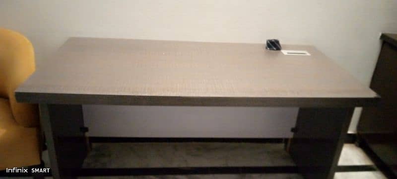 Office executive table for sale. 5