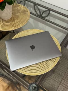 macbook pro late- 2020 16GB RAM, 512GB SSD, Excellent Condition