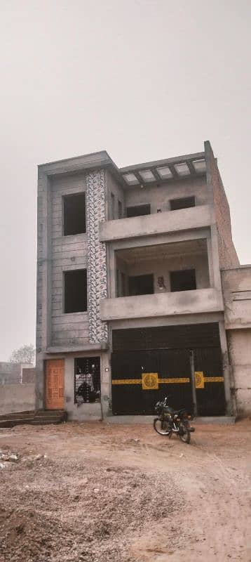 Gulberg (A) BLOCK {extention} Plate No. 449 ,,4.65 Marla Takar ka ghar 1