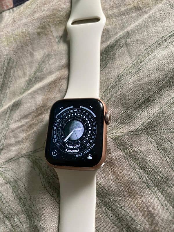 Apple Watch series 5 40mm 1