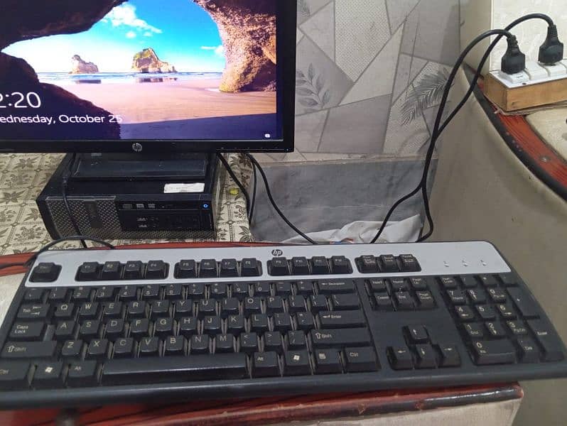 10/10 computer, CPU, keyboard 1