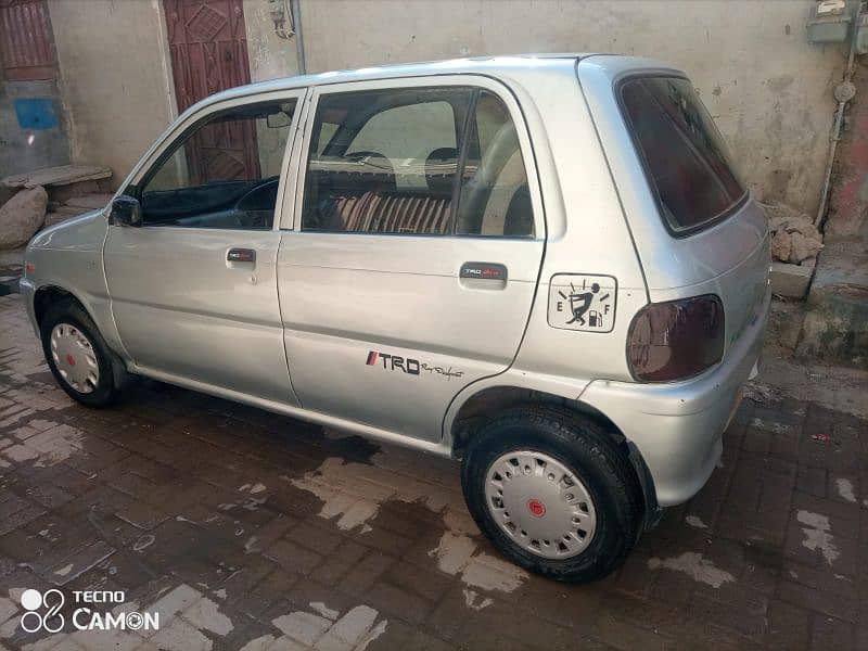 Daihatsu Cuore 2001 3