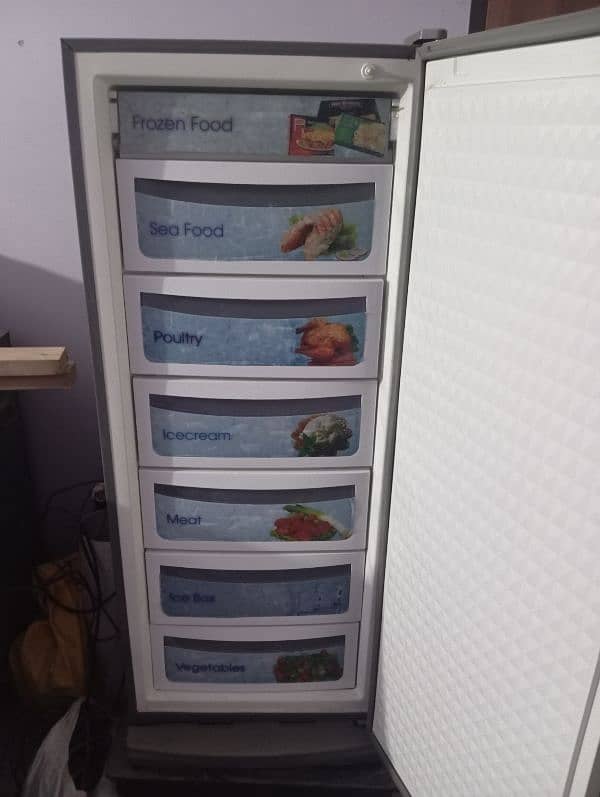 DAWLANCE VERTICAL FREEZER 0