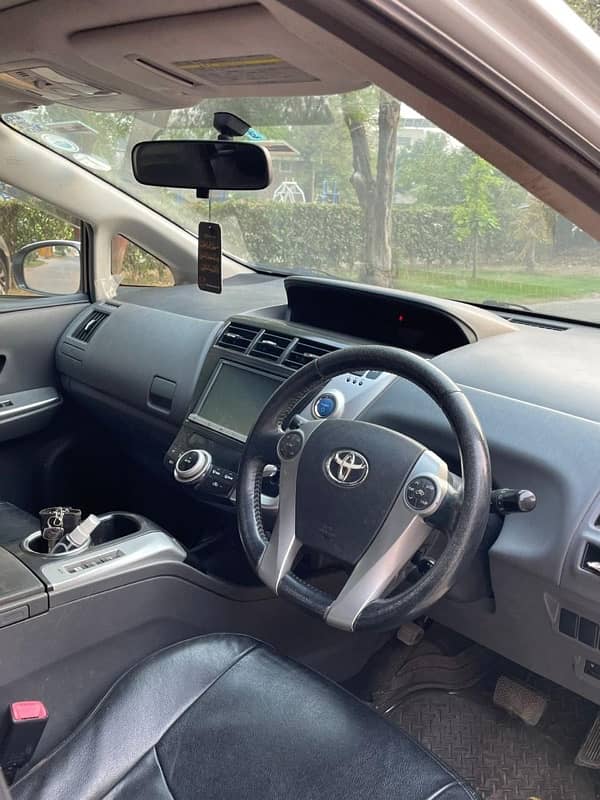 Toyota Prius Alpha 2016 S touring 2