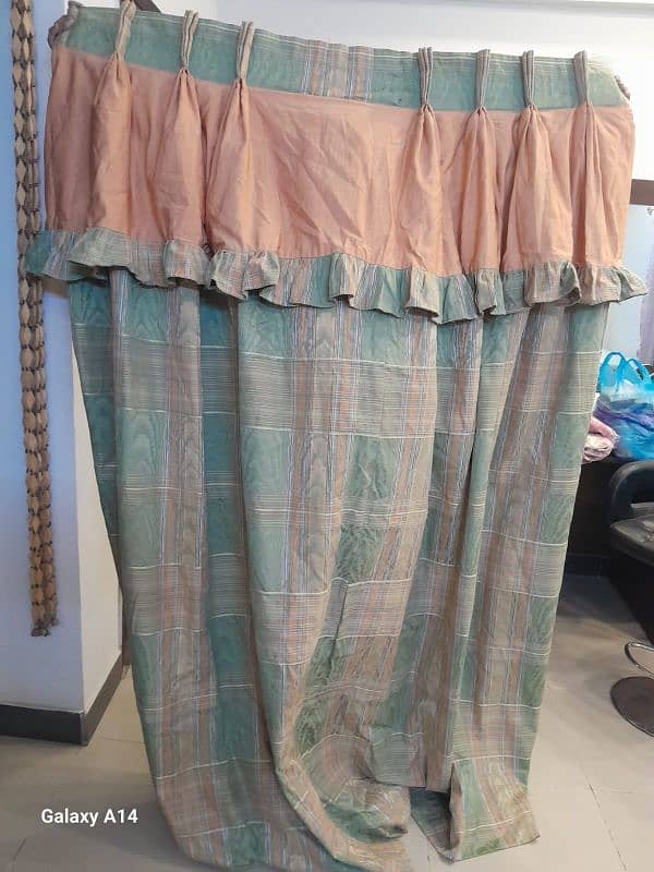 4 Curtains for sale 0