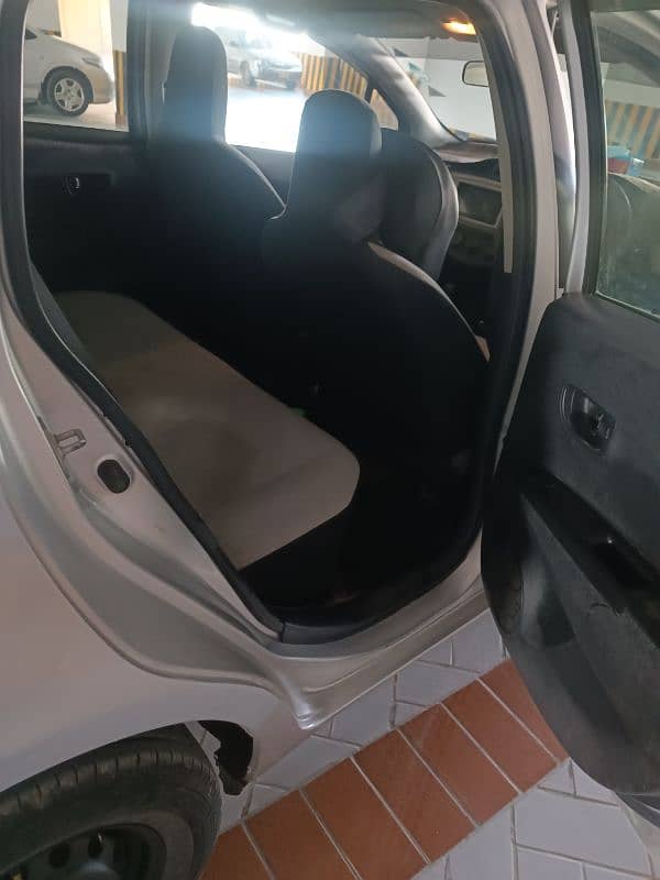 Toyota Vitz 2014 4