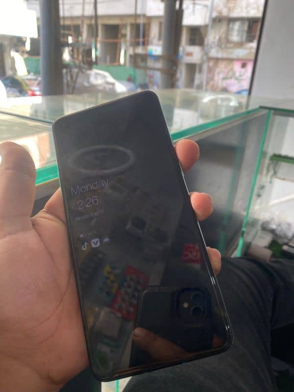 I sale my one plus 8t 12gb 256gb fresh condition no line no dot 5