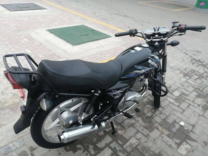 Suzuki 150 GS SE 9