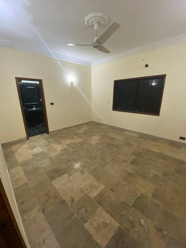 300 YARD BUNGALOW FOR RENT 9