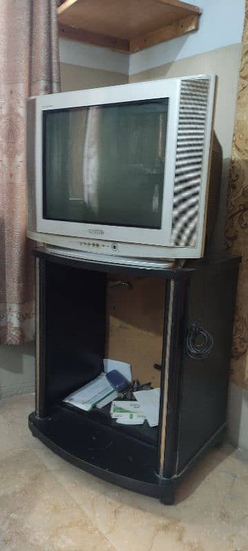 Samsung TV with trolley for sale 1