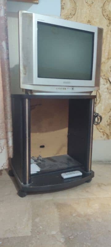 Samsung TV with trolley for sale 3