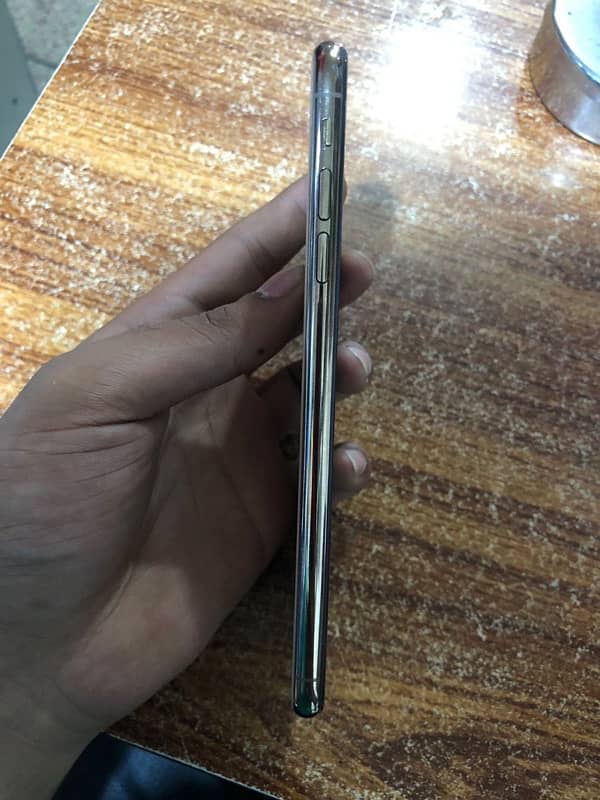 Apple IPhone XS MAX 256 GB Offical Approved 5