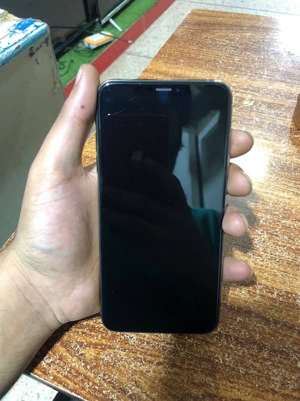 Apple IPhone XS MAX 256 GB Offical Approved 7