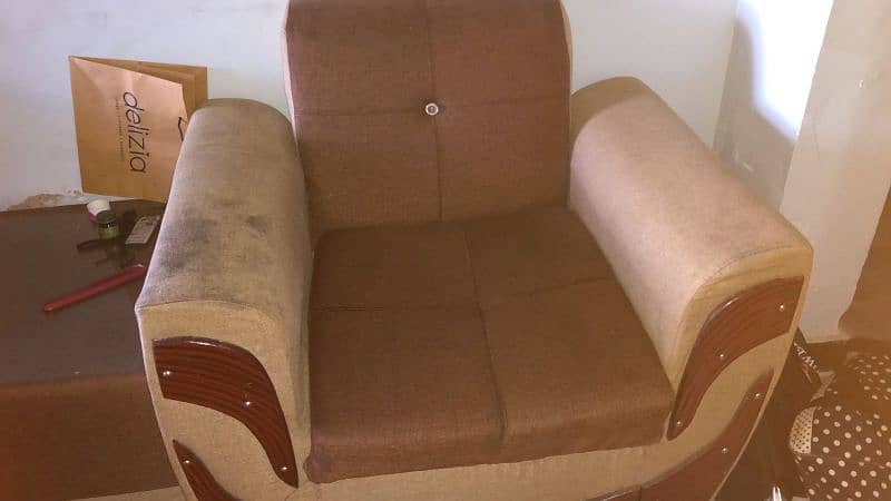 5 seater Sofa Available For sale 4