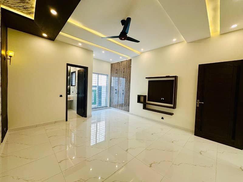 5 Marla Ultra Modern Super Luxurious Bungalow for Sale in DHA Defence 7