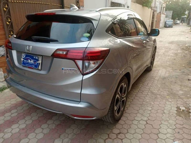 Honda Vezel hybrid. 4.5 grade car 1