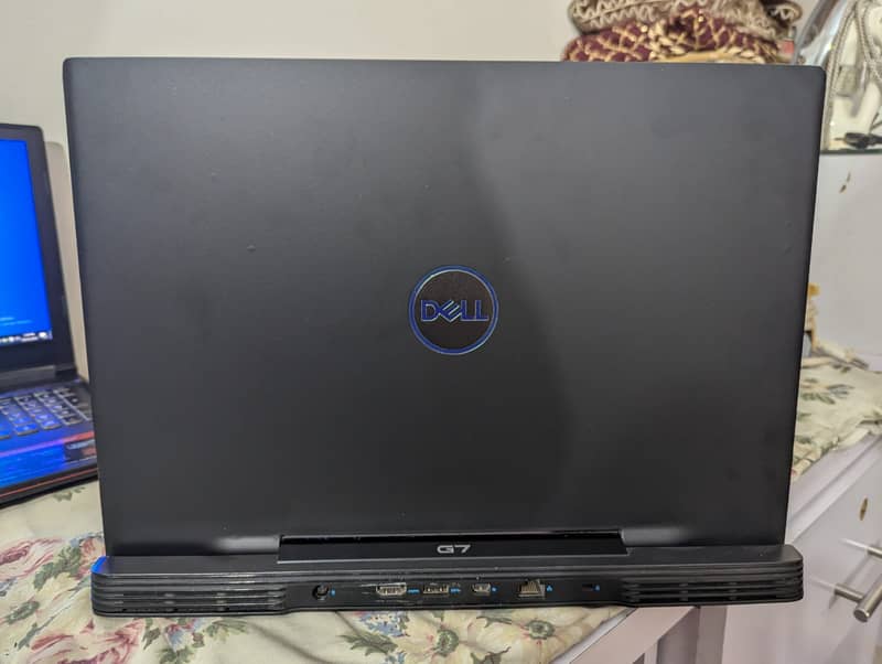 Dell G7 - RTX 2070 - Gaming Laptop House 4