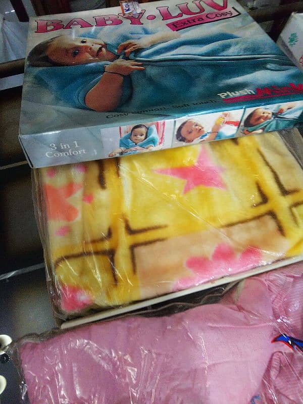 Baby bag + Baby bath + Baby blanket + Baby carry mattress 7