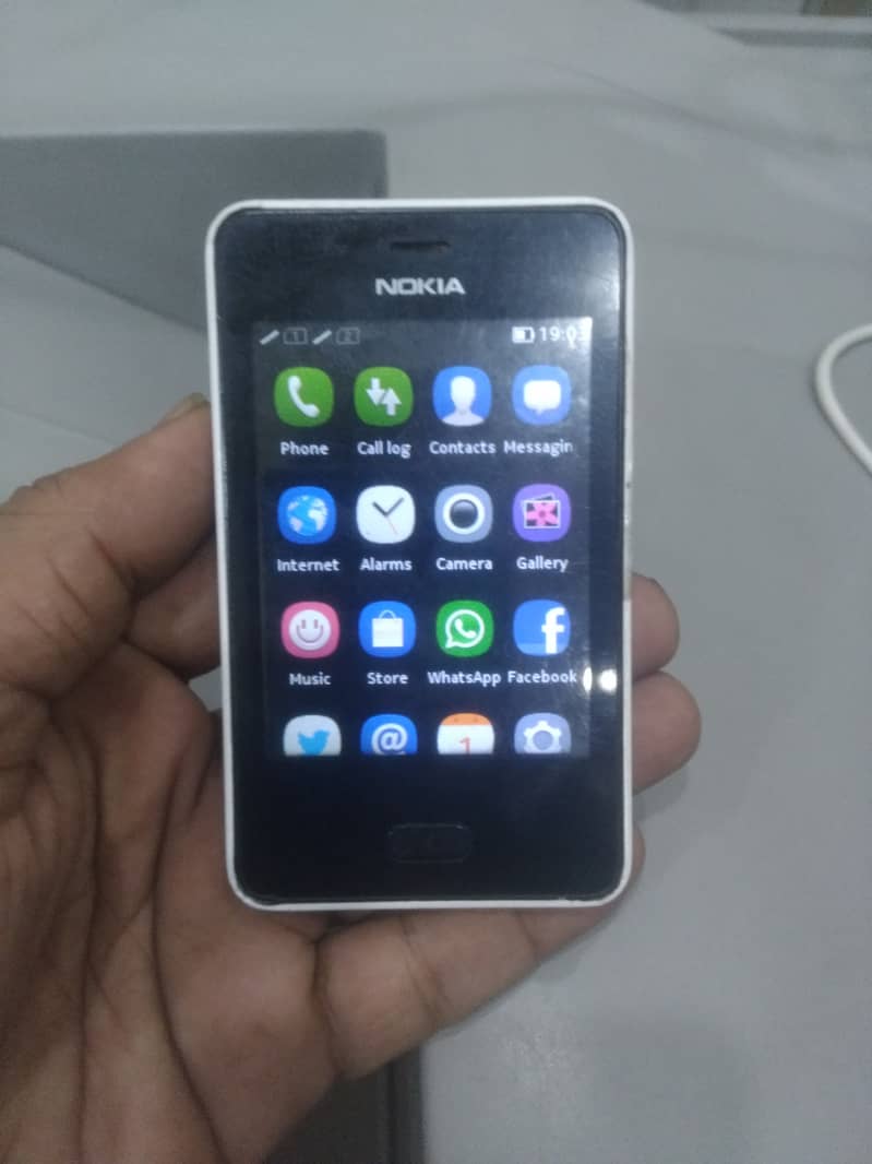 Nokia Asha 501 0