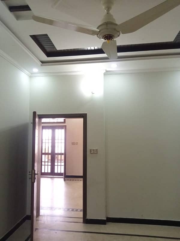 Ghouri town ph4c2 First floor water electrity Available 8