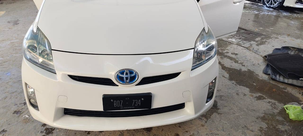 Toyota Prius 2010_ White Colour 0