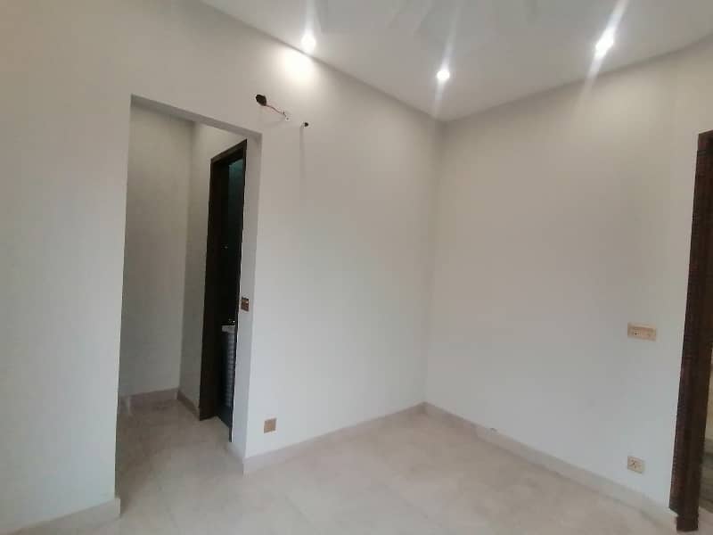 Ideal Prime Location House Is Available For sale In Lahore 16