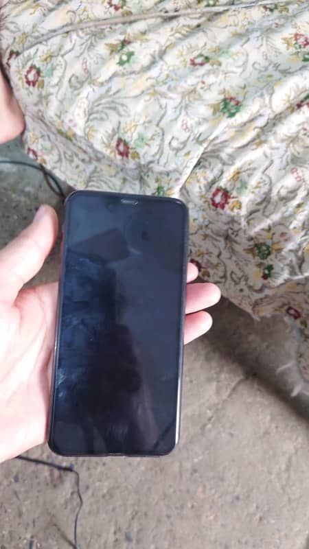 iPhone 11promax 10/10 hai water pack all ok 0