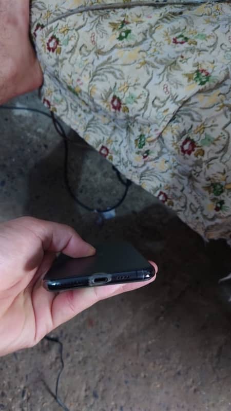 iPhone 11promax 10/10 hai water pack all ok 2