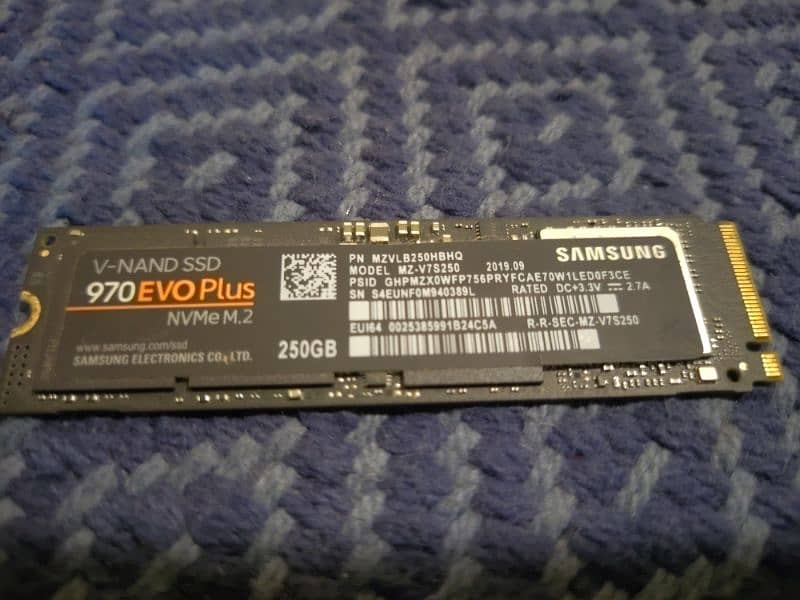 Samsung 970 Evo Plus NVMe M. 2 250gb SSD Internal Hard Drive 1