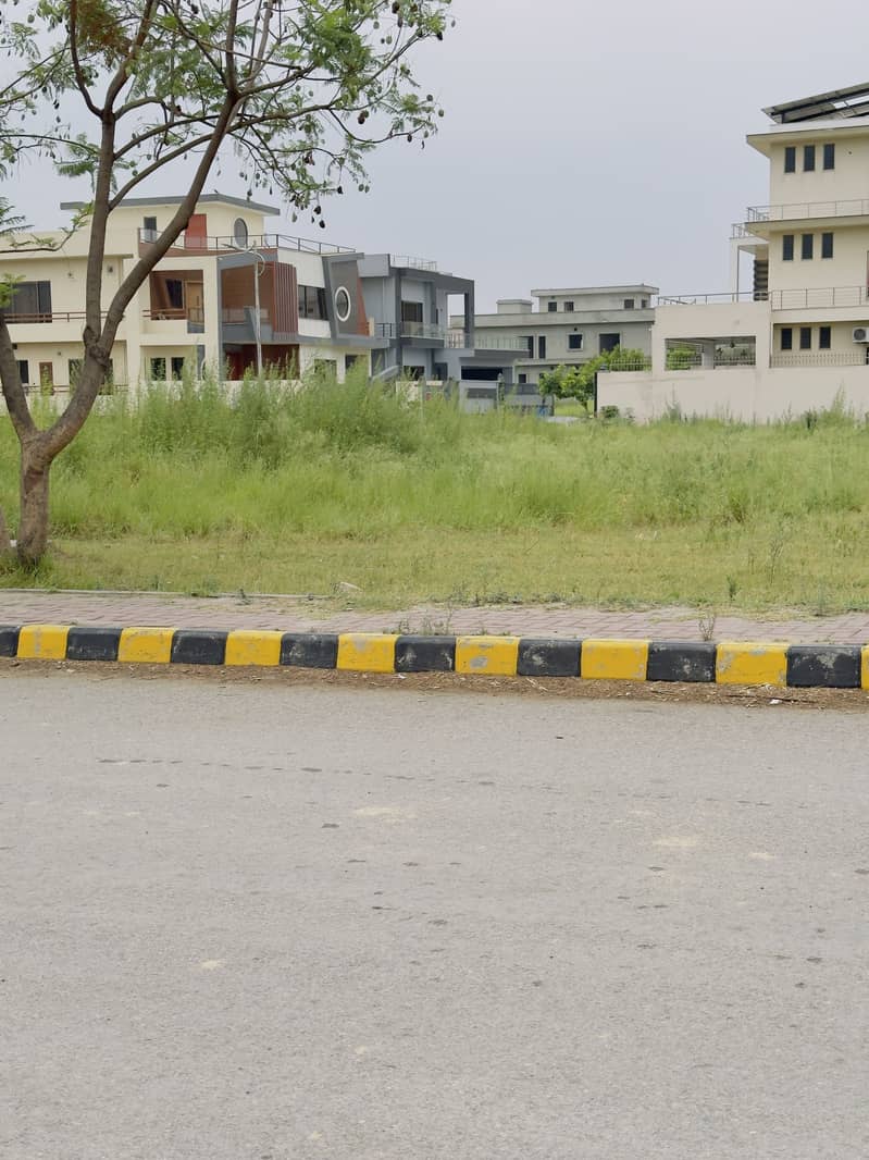 Street 4 Level Sun Face Plot For Sale On Investor Rate Vary Close To Kashmir Highway 5