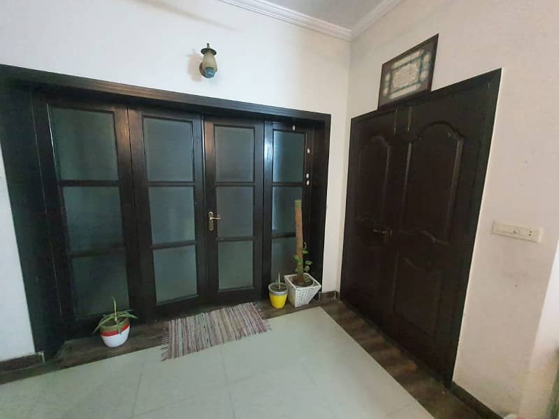 12 Marla House For Rent in Askari 11 Near Park & Mosque Reasonable Rent for Good Environment 6