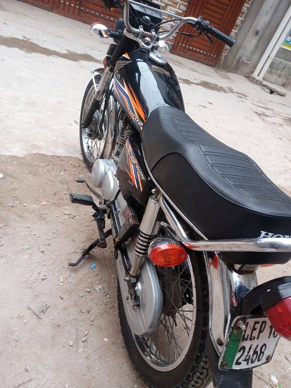 Honda 125 lahor nambar 18 model 4