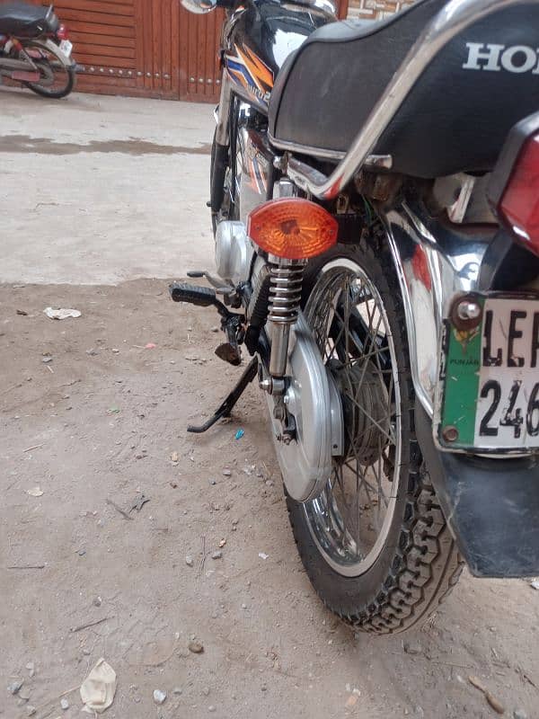 Honda 125 lahor nambar 18 model 5