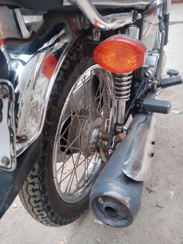 Honda 125 lahor nambar 18 model 6