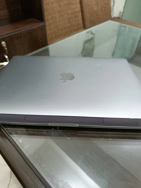 Apple MacBook pro m3 14 inch 16 gb 512 gb SSD in new condition 0