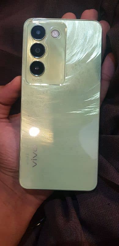 i am selling my vivo y100 5