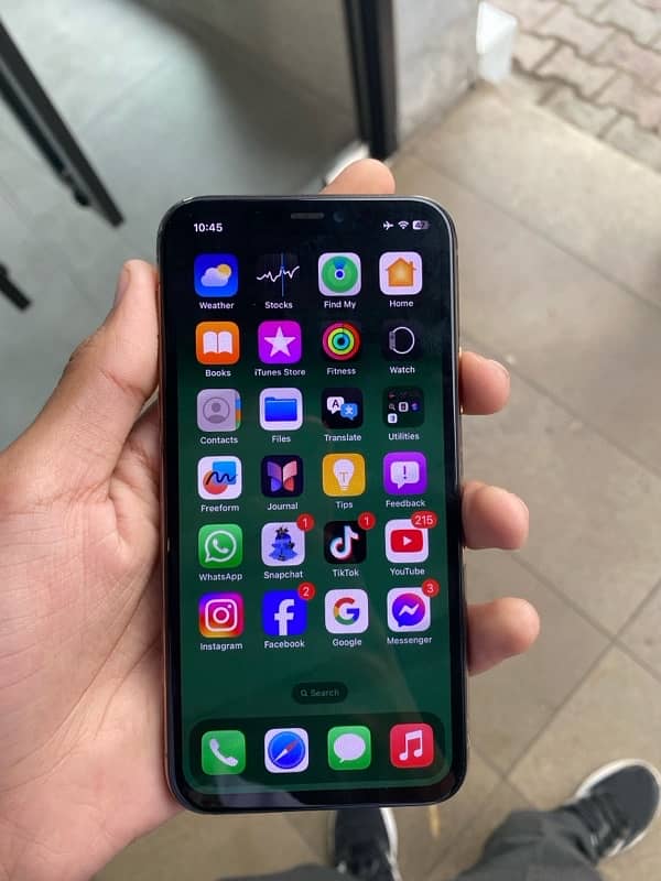 iphone 11 pro 2