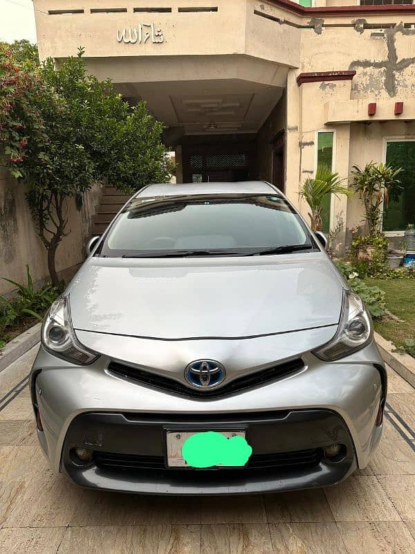 Toyota Prius Alpha 2014 5