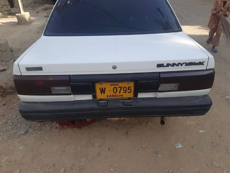 Nissan Sunny 1986 12