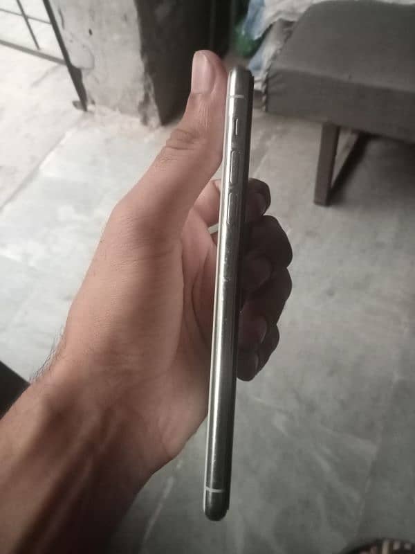 Iphone 11 pro max pta approved 3