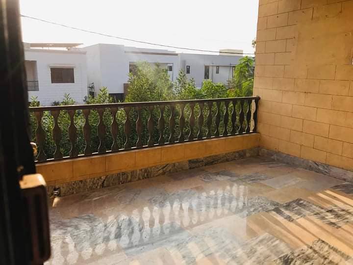 300yards banglow rent 4bed drowning dining fully renovated good location DHA phase 6 2